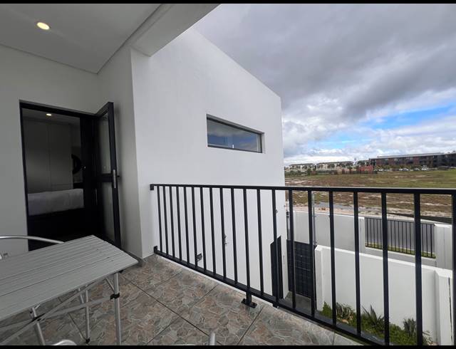 1 BEDROOM STUDIO APARTMENT TO LET IN SANDOWN ESTATE